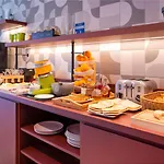 Ibis Styles Montmartre Batignolles Parijs