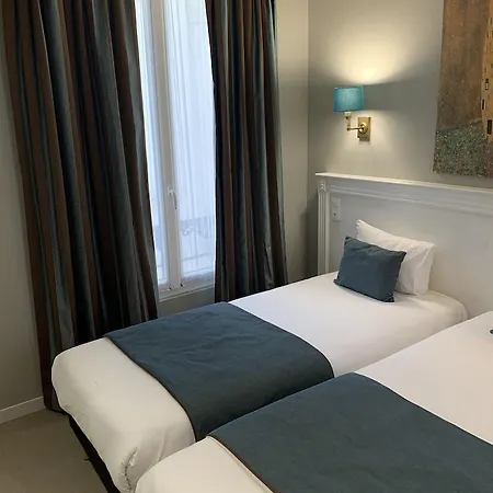 Ibis Styles Montmartre Batignolles Hotel 3*