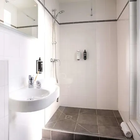 Ibis Styles Montmartre Batignolles Hotel 3*