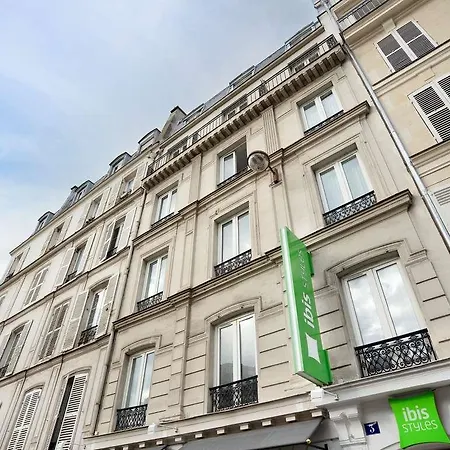 Hotel Ibis Styles Montmartre Batignolles 3*