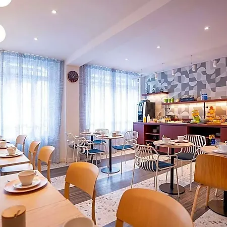 Otel Ibis Styles Montmartre Batignolles 3*