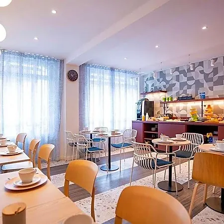 Ibis Styles Montmartre Batignolles Otel 3*