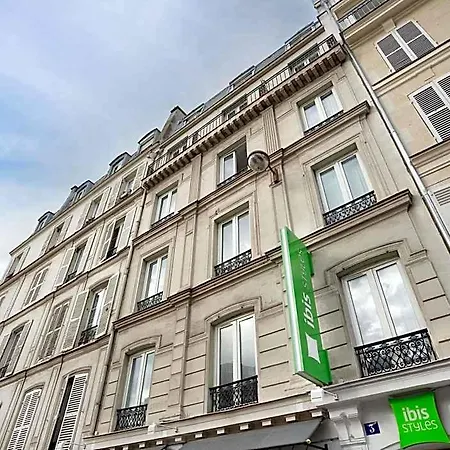Otel Ibis Styles Montmartre Batignolles 3*