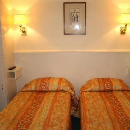 Hotel Ibis Styles Montmartre Batignolles 3*
