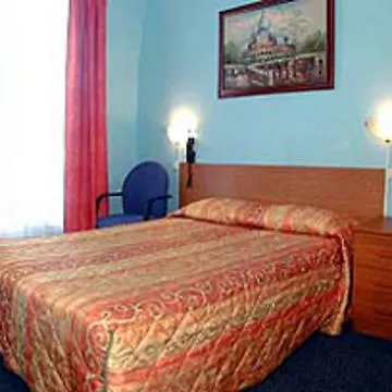 Ibis Styles Montmartre Batignolles Hotel 3*