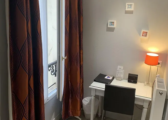 ホテル Ibis Styles Montmartre Batignolles パリ