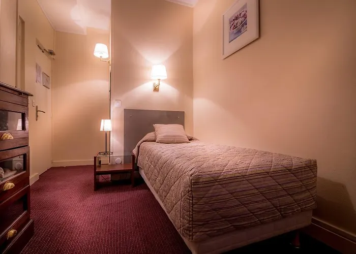 Ibis Styles Montmartre Batignolles パリ