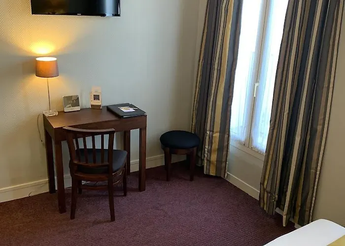 ホテル Ibis Styles Montmartre Batignolles 3*