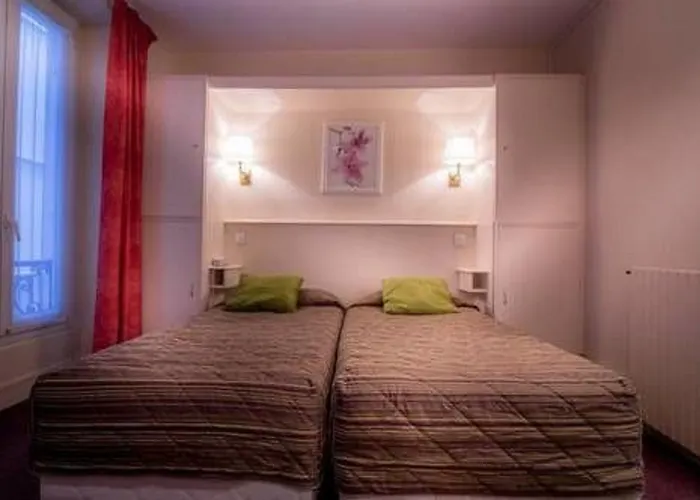 Ibis Styles Montmartre Batignolles 3* パリ