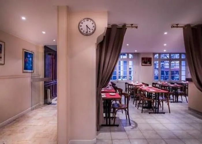 Ibis Styles Montmartre Batignolles 3* パリ