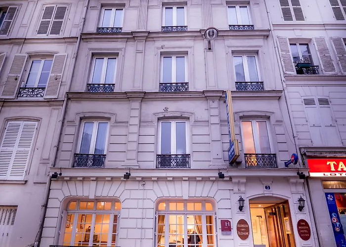 Ibis Styles Montmartre Batignolles パリ
