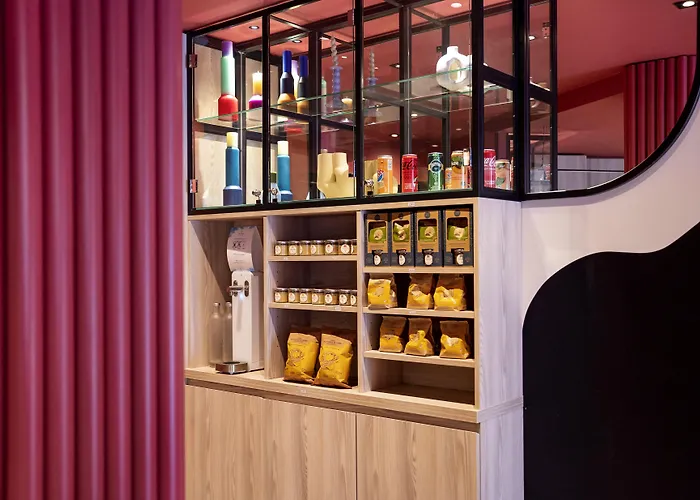 Ibis Styles Montmartre Batignolles パリ