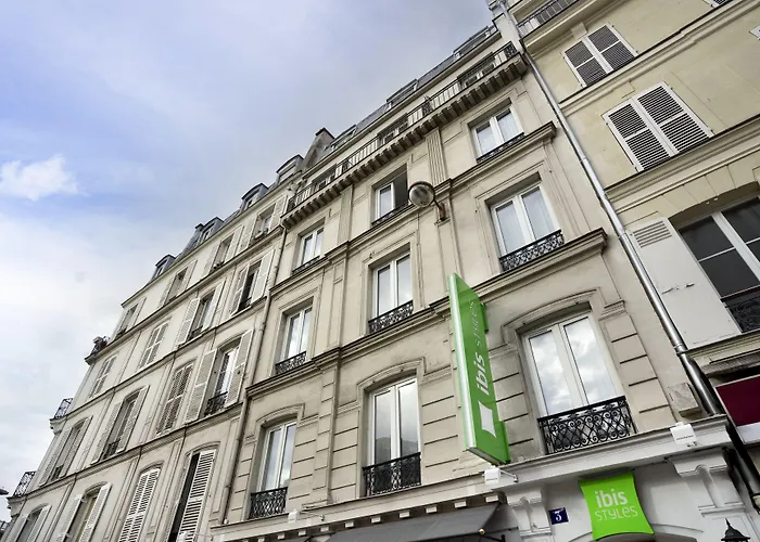 Ibis Styles Montmartre Batignolles パリ