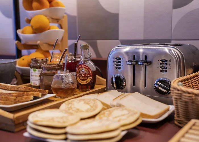 Ibis Styles Montmartre Batignolles パリ