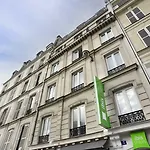Ibis Styles Montmartre Batignolles パリ
