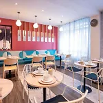 ホテル Ibis Styles Montmartre Batignolles パリ
