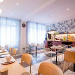 Ibis Styles Montmartre Batignolles ホテル パリ